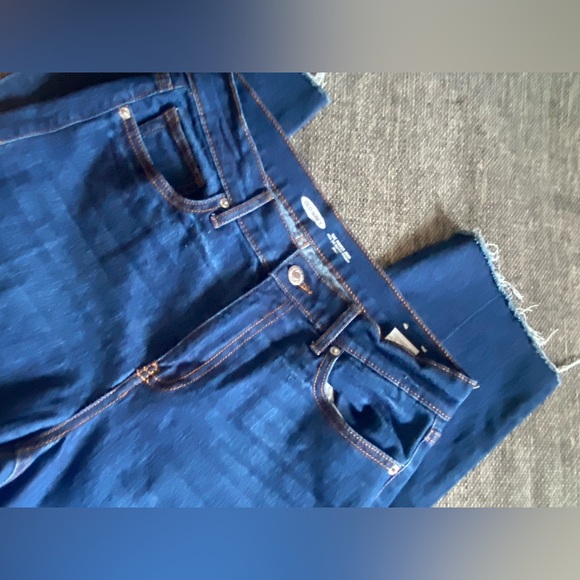 Old Navy women’s Power Jeans like new size 8 - Picture 6 of 6
